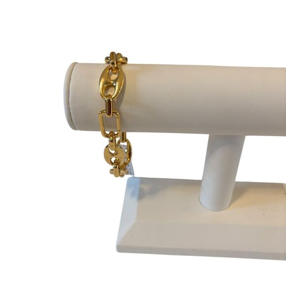 Bright Gold Toned Chain Link Bracelet. Very Sharp Looking. - Picture 5 of 5